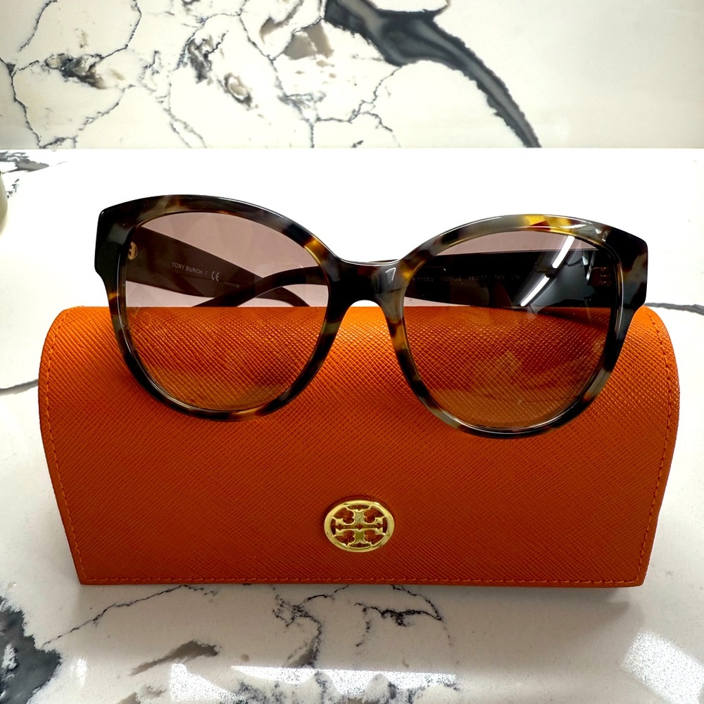 Tory Burch 7155U Sunglasses.
